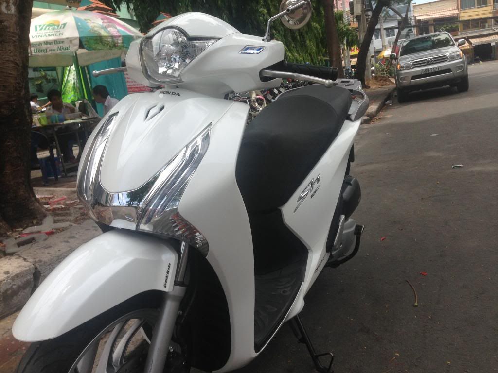 Bán shvn 150 mẩu mới màu trắng đk 11/2012 xe đẹp leng keng ít đi