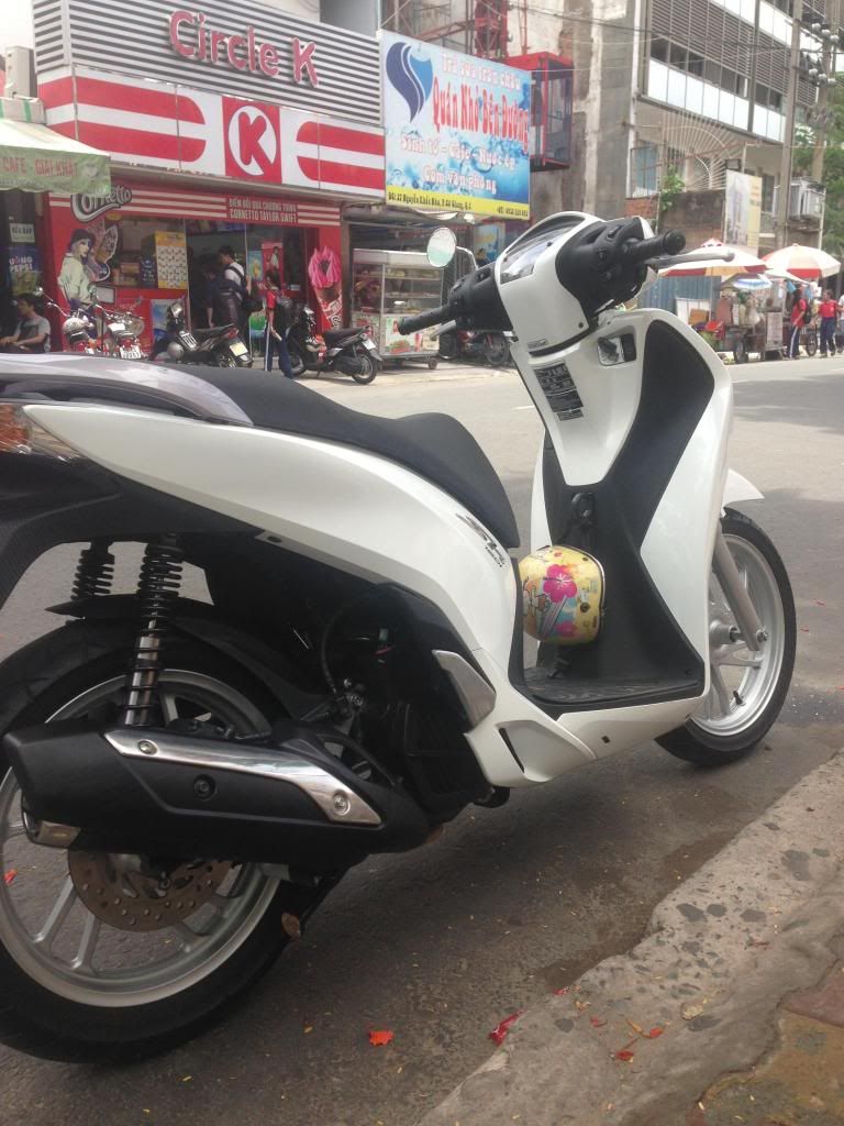 Bán shvn 150 mẩu mới màu trắng đk 11/2012 xe đẹp leng keng ít đi - 2