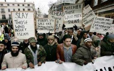 london-muslim-protest-8_zps6f0aa55a.jpg