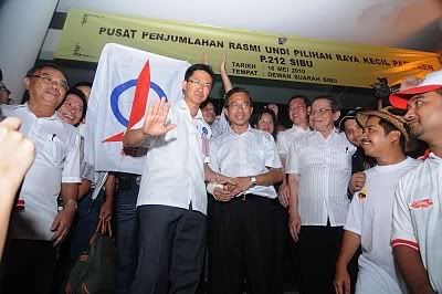 Robert Lau Mengucapkan Tahniah